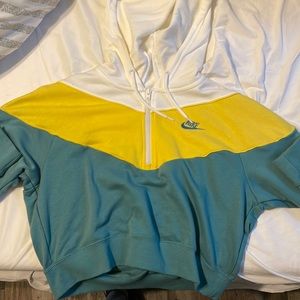 Cropped Nike hoodie